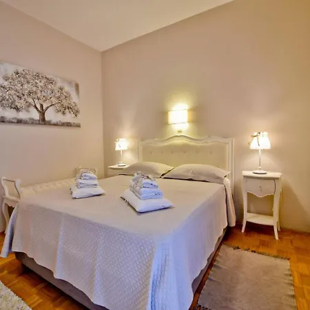 Villa Superior 4 Antea With Pool Jacuzzi, Zadar